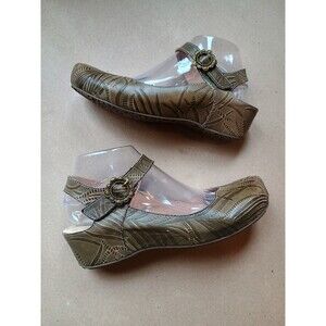 L'Artiste Spring Step Ankle Strap Green Tooled Leather Mary Jane Wedge Sandal 39